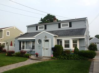 158 Fulton St, Massapequa Park, NY 11762