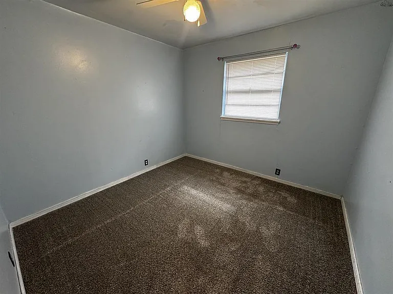 1504 Red Fox Rd — Photo 7