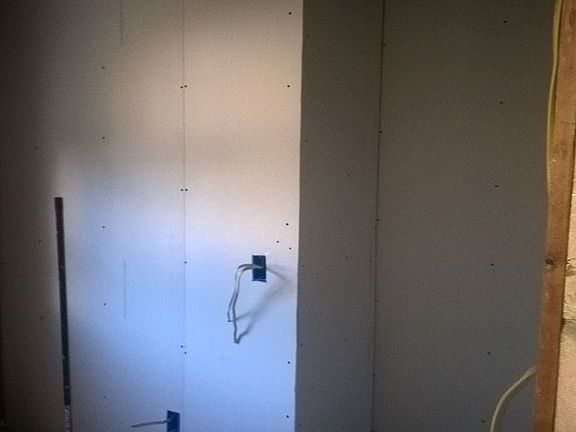 3rd image of 612 E Oakwood St