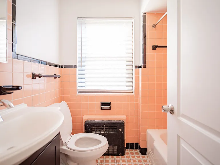 Bathroom 7353-3S