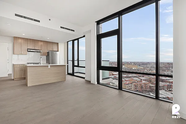 Rented by REZI | media 13