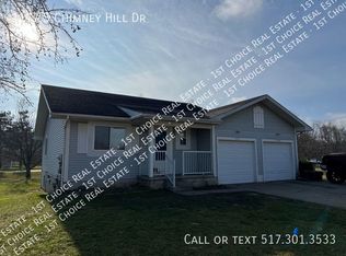 1117 S Chimney Hill Dr, Dewitt, MI 48820