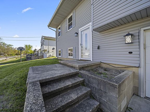 5th image of 1006 Underwood South Dr