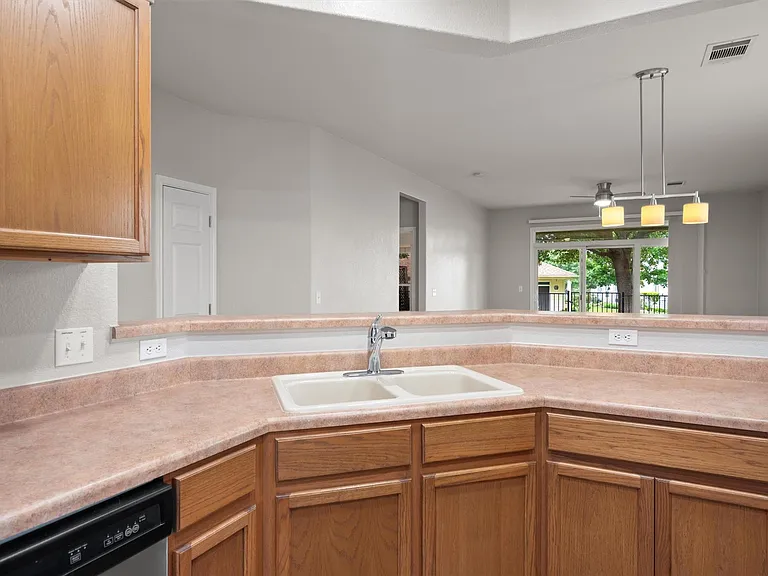 330 Portsmouth Dr — Photo 21
