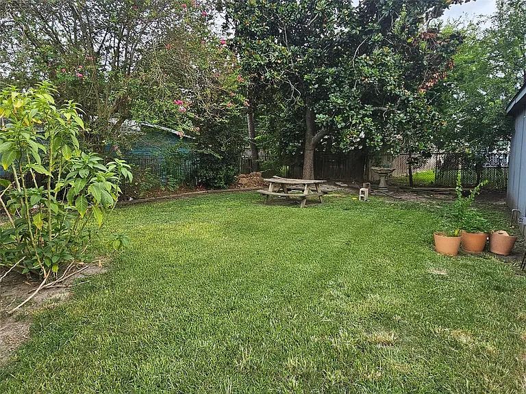 1113 E Amherst Ln — Photo 18