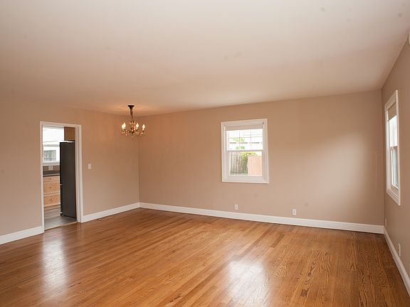 Dining room.