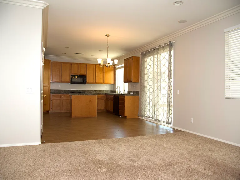 45349 Escalon St — Photo 3
