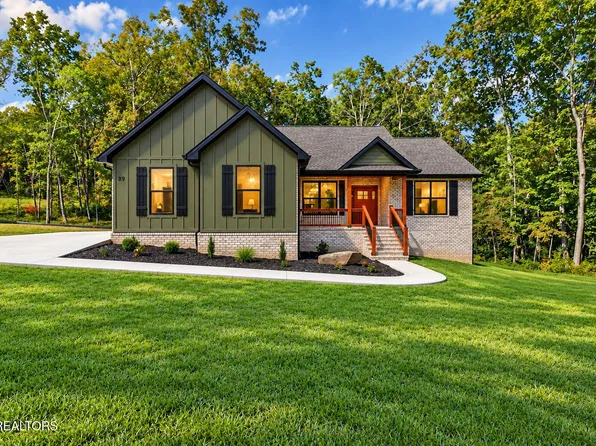 89 Riverchase Dr, Crossville, TN 38571