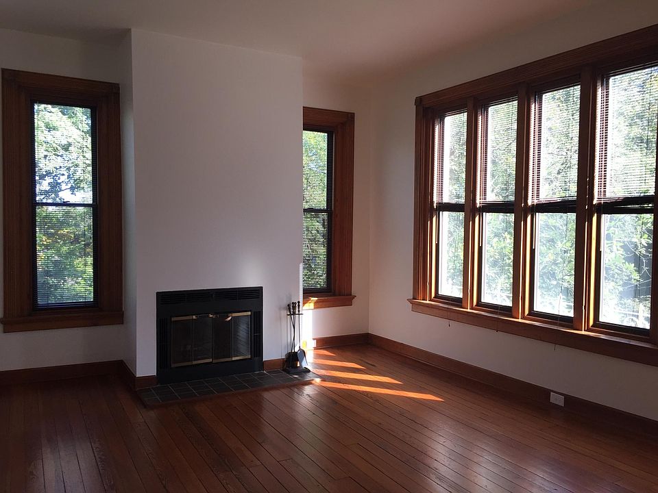 1st image of 2121 Saint James Ave APT 2