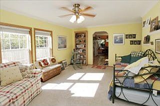 5th image of 258 Bailey Ave
