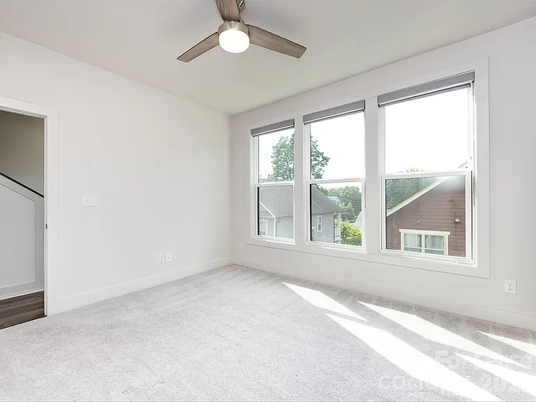 1207 E 36th St #3 — Photo 29