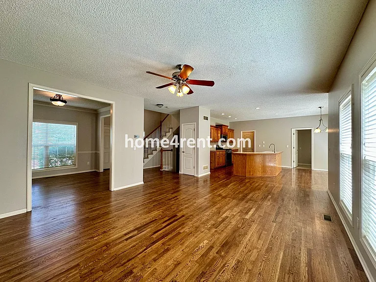 17825 W 160th St — Photo 12