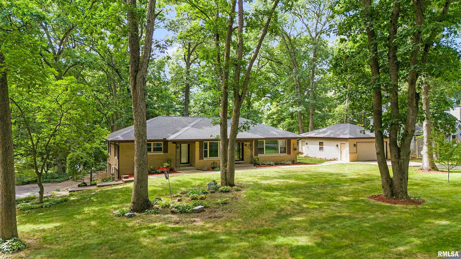 135 Oak Hvn photo 1