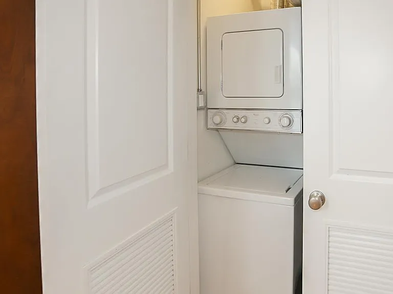 1507 W Barry Ave #2 — Photo 11