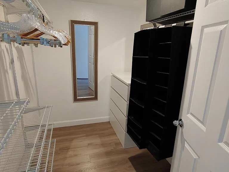 707 W 4th St #12 — Photo 18