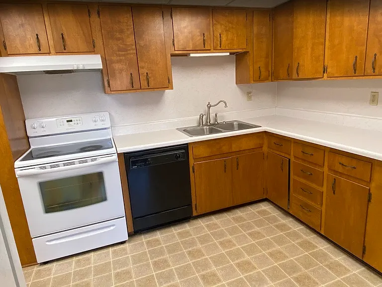 201 S Cravens St #4 — Photo 5
