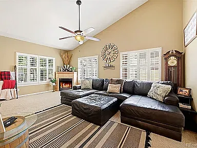 2 bed, 1096 sqft, $2,200 — Photo 2