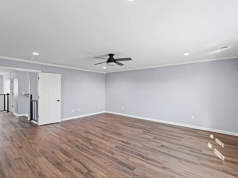1306 Roberto Rd — Photo 25