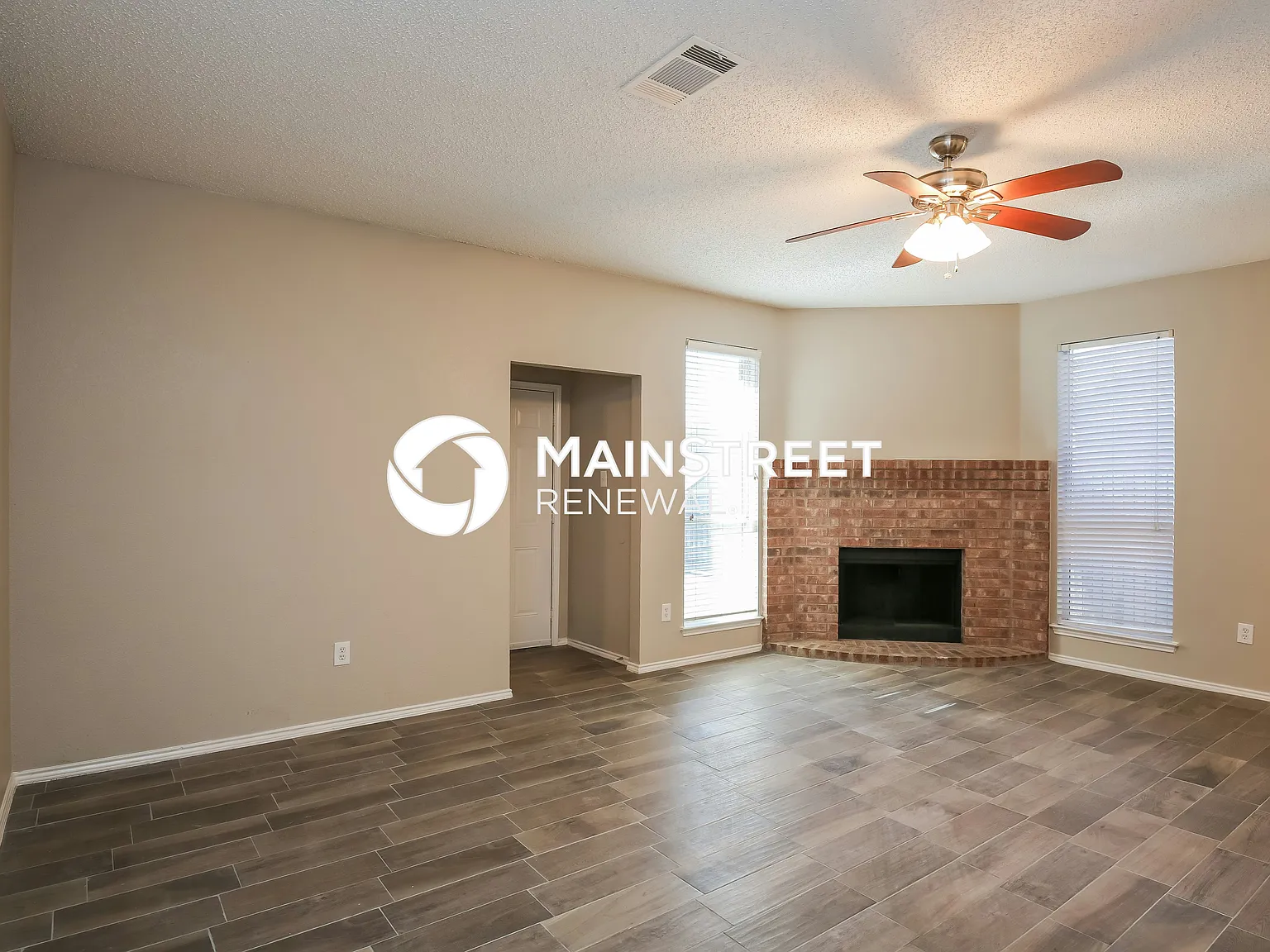 8724 Limestone Dr — Photo 2