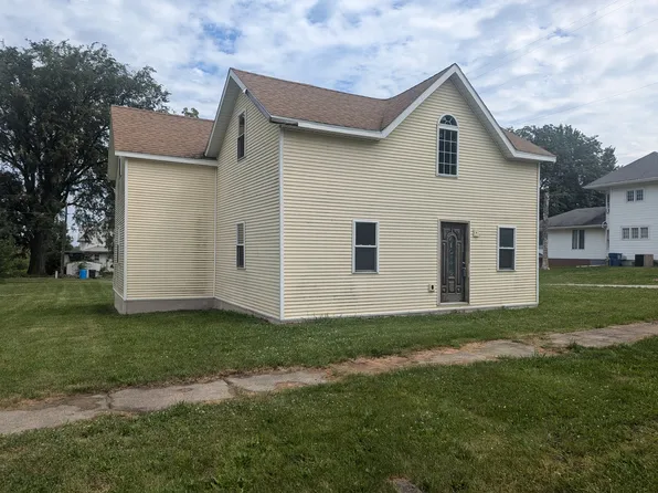 109 E State St, Fairmount, IL 61841