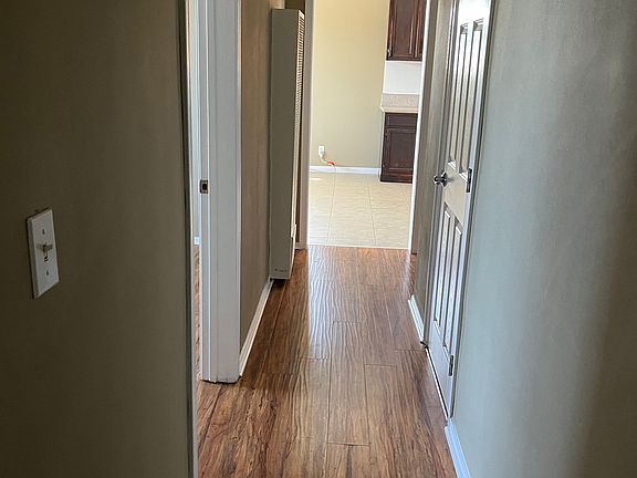 4th image of 4-4803 S Normandie Ave