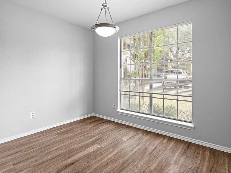 1815 River Crossing Cir #D — Photo 9