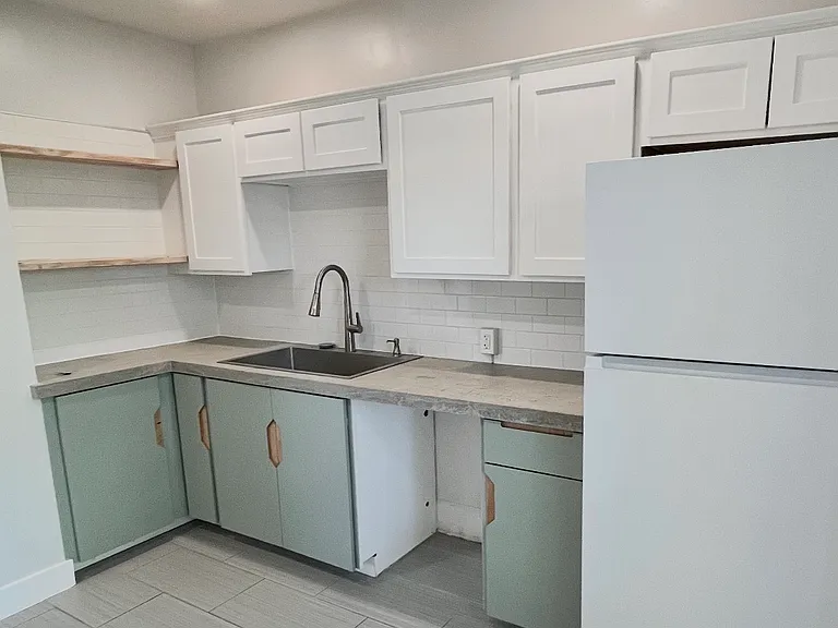 230 Brook St — Photo 5