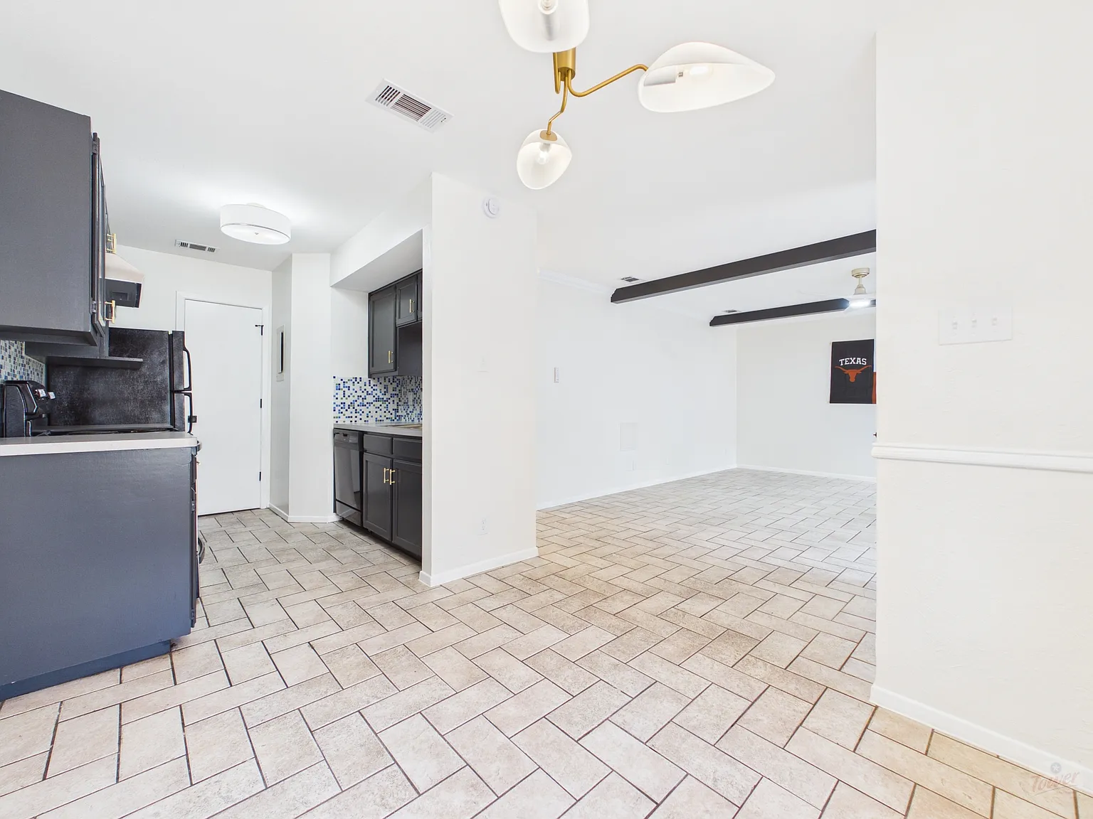 2907 Pearl St Apt 102 — Photo 4