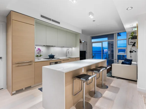 1289 Hornby St #3601, Vancouver, BC V6Z 2H7