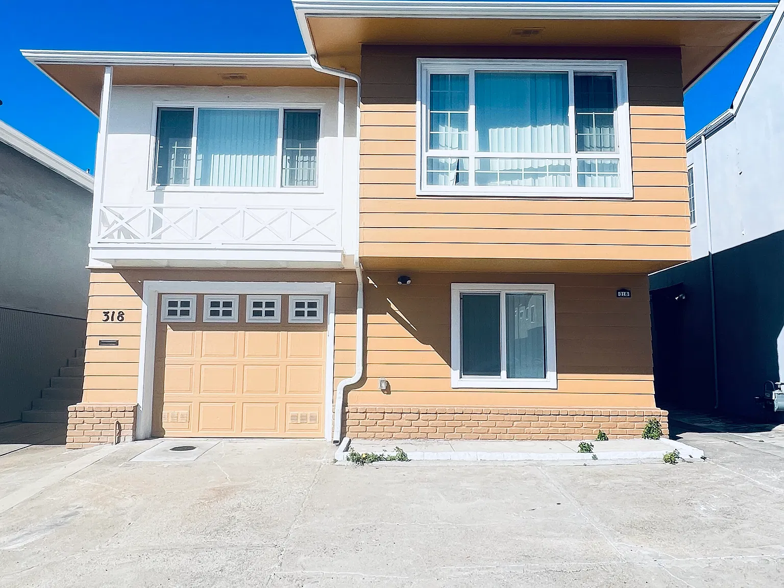 3 bed, 1270 sqft, $4,980 — Photo 1