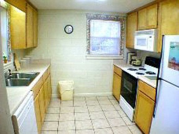 3rd image of 806 S Beachview Dr