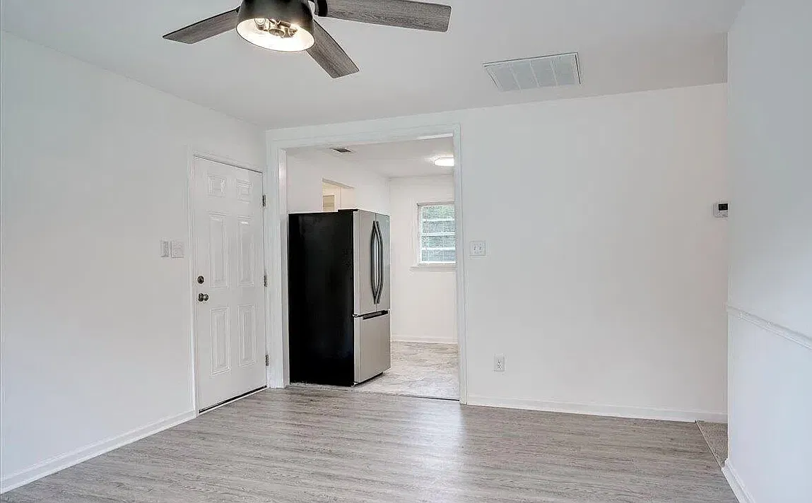 3 bed, 1024 sqft, $1,475 — Photo 3