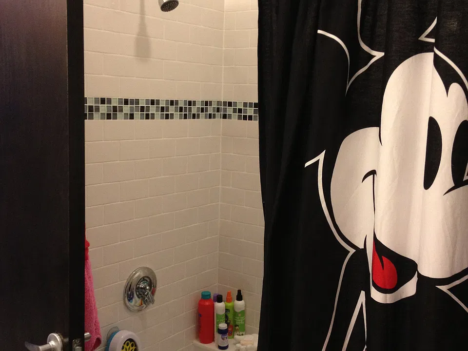 1st Floor Bath