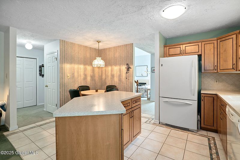 4th image of 7 Ridgefield Drive
