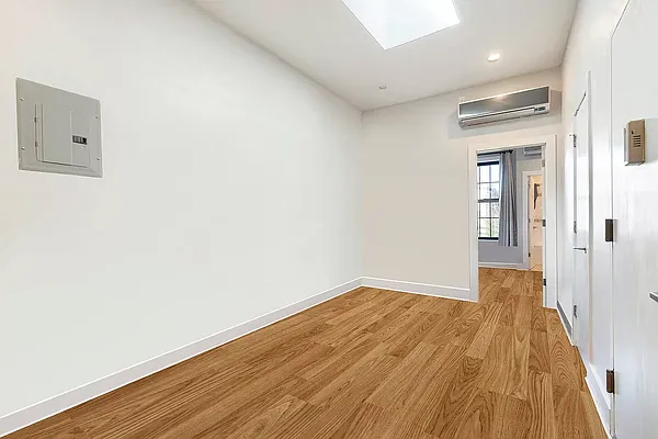 Rented by Pear NYC LLC | media 4