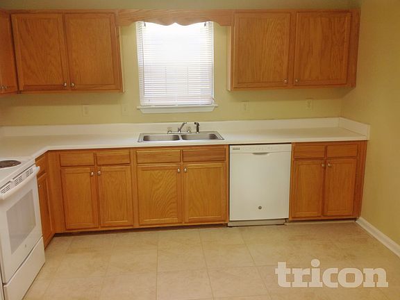 2nd image of 7154 Crystal Creek Pl