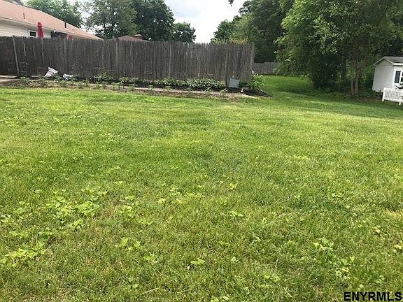 4th image of 11 Timberland Dr