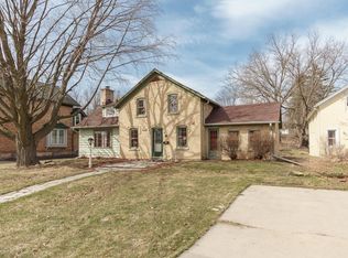 233 S Main St, Mayville, WI 53050