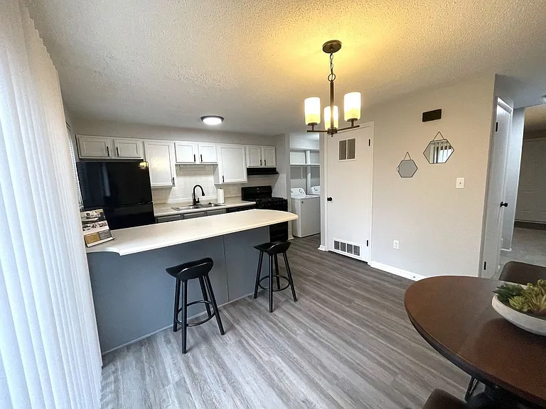 Coventry Court Townhomes — Photo 47