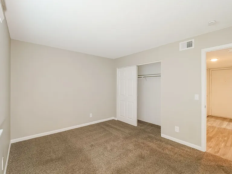 Hunters Glen Apartments — Photo 43