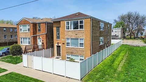 4th image of 4906 W Arthington St #1