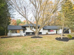 17759 S Meadowpark Dr, Walton Hills, OH 44146