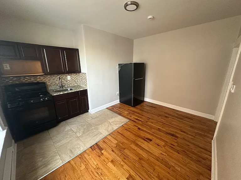 737 Martin Luther King Blvd #14 — Photo 6