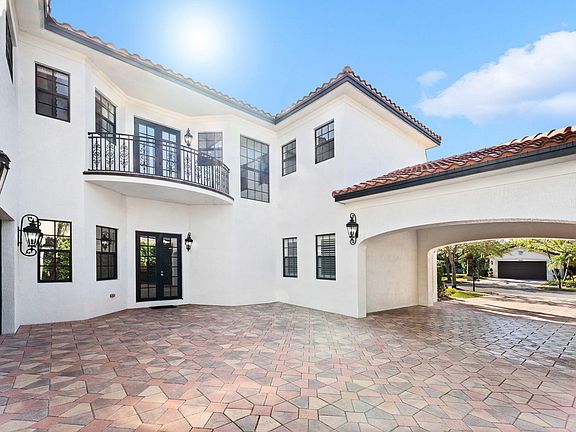 5th image of 10411 Majestic Court