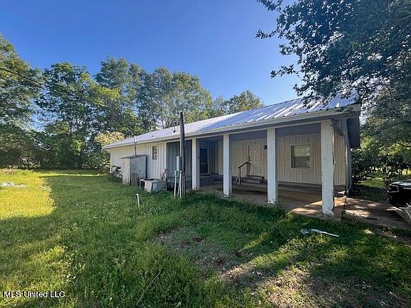 4th image of 14142 Pearce Dr