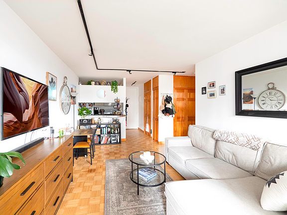 3rd image of 200 E 89th St APT 14A
