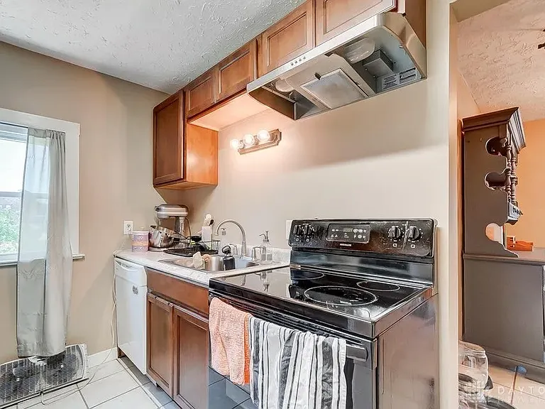 9 N Mulberry St — Photo 18