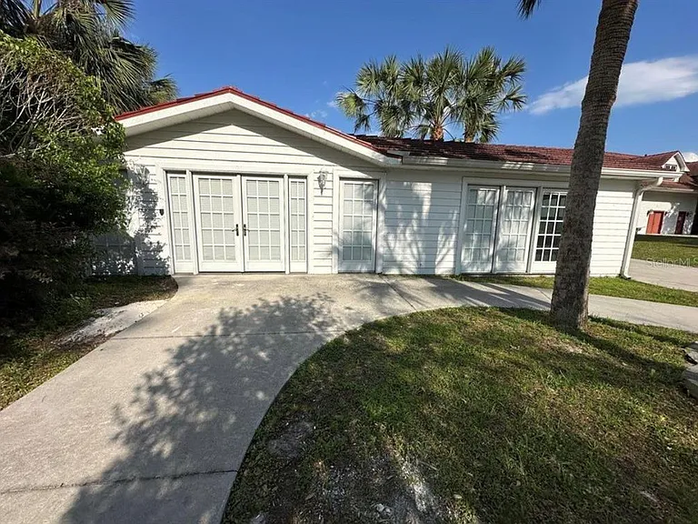 1895 SW Little Rd #E — Photo 1