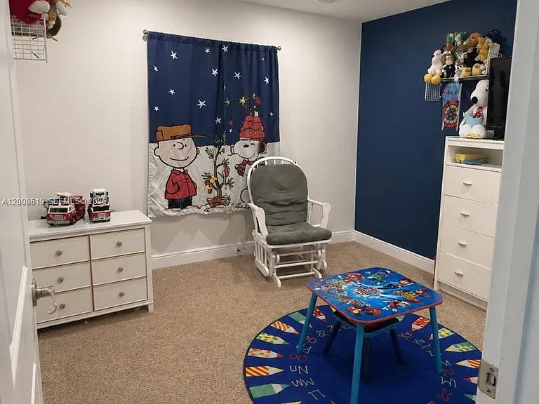 180 SW Voltair Ter — Photo 11