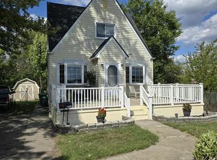 29518 Beechwood St, Garden City, MI 48135